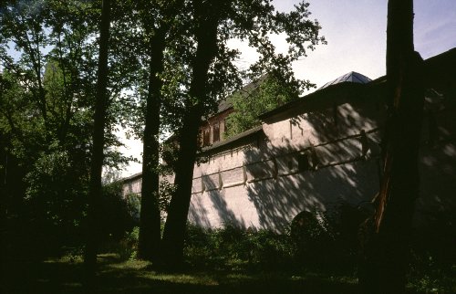 Outside the Southern Wall (refectory in background)